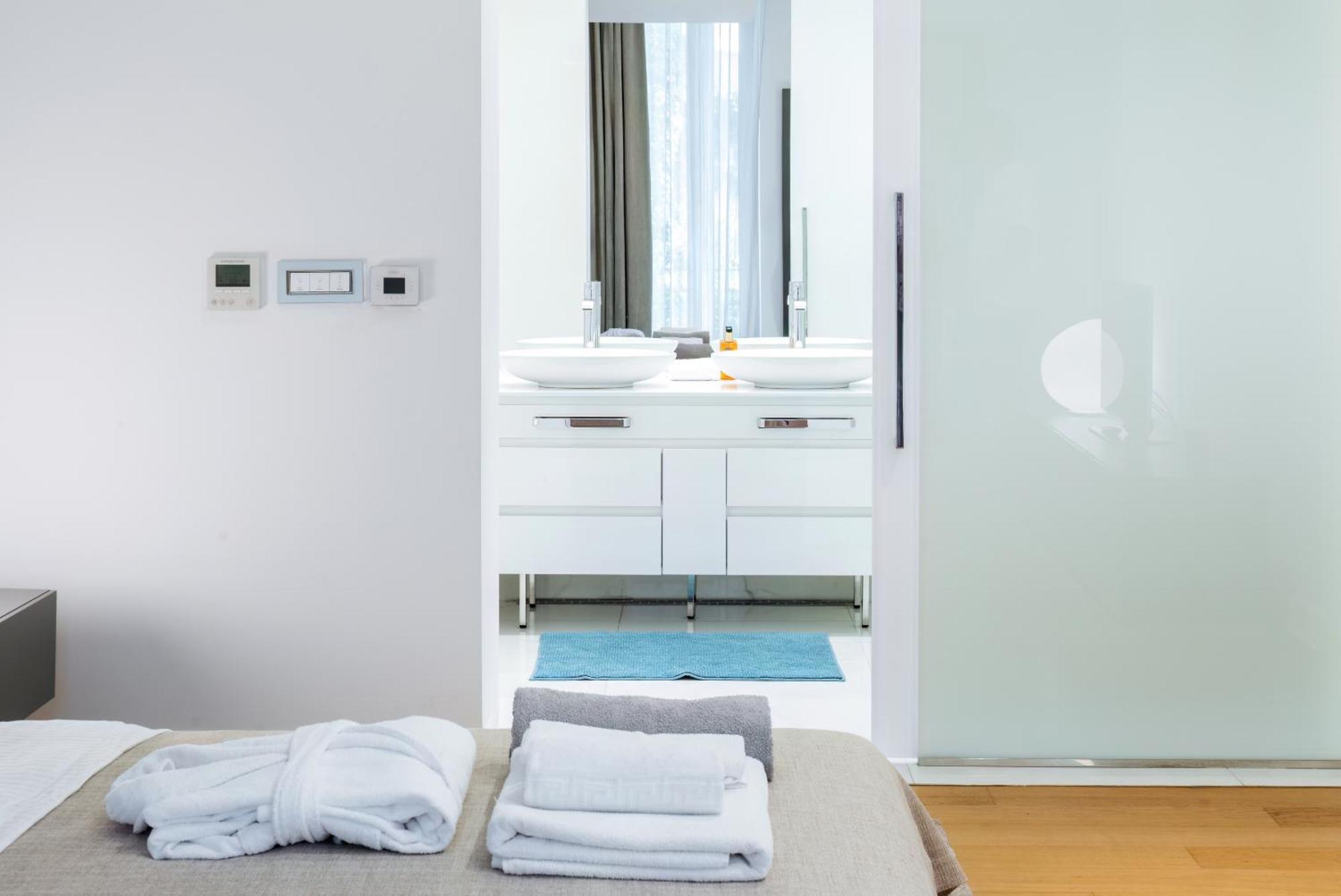 Villa Luxury Waterfront At Dukly Gardens Budva