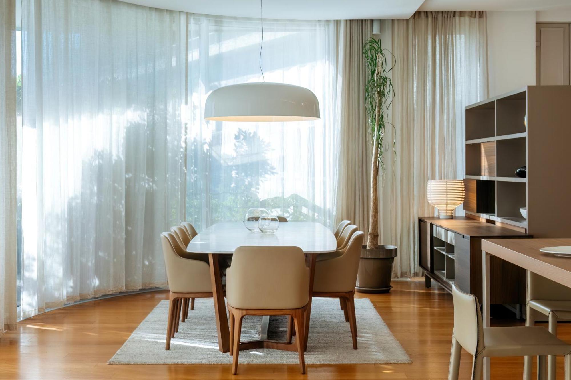 Villa Luxury Waterfront At Dukly Gardens *